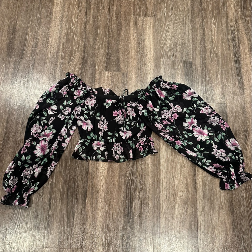 Lulu’s Corset Style Ruffle Top - Picture 5 of 6